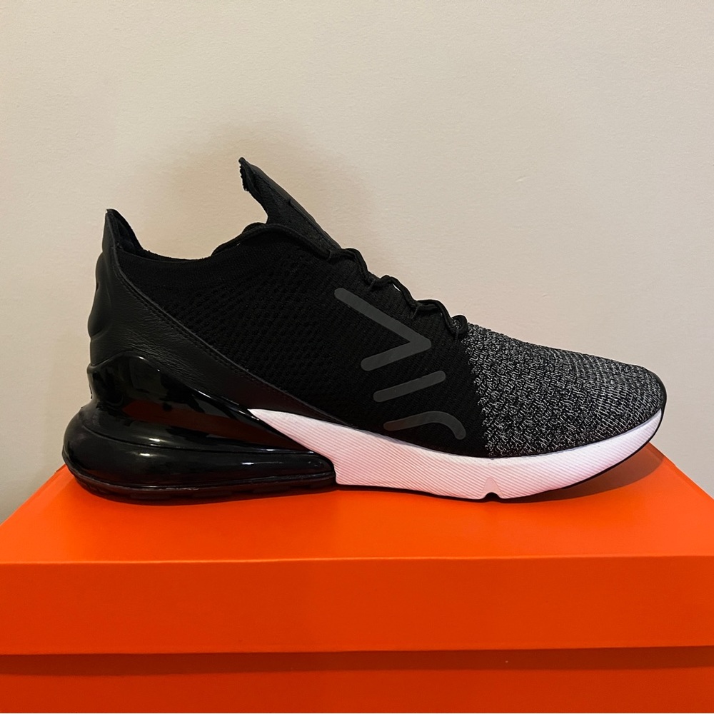 NEW Men’s Nike Air Max 270 Flyknit 'Oreo’ Sneakers A01032-001